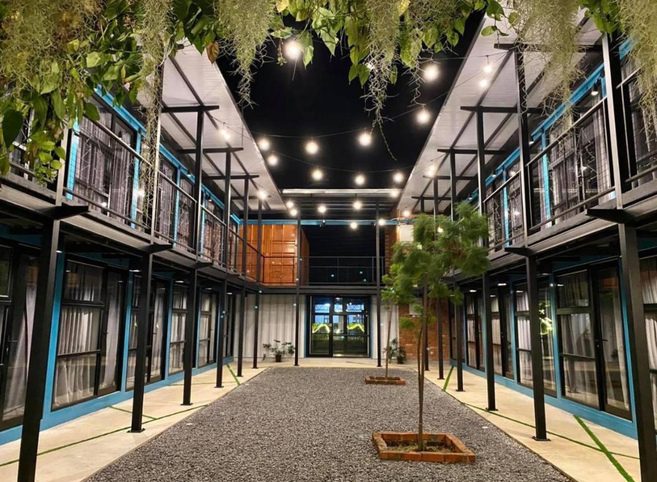 The Cozytainer Hotel Taiping Exterior photo